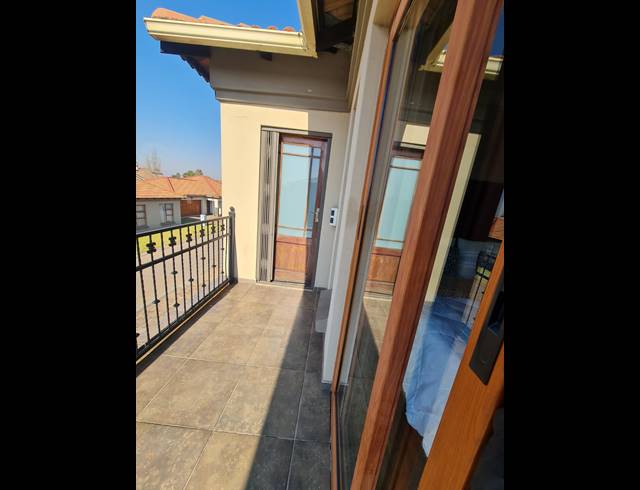 3 BEDROOM HOUSE FOR SALE IN VANDERBIJLPARK SE 8